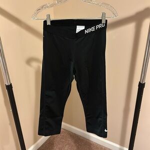 Nike Capri